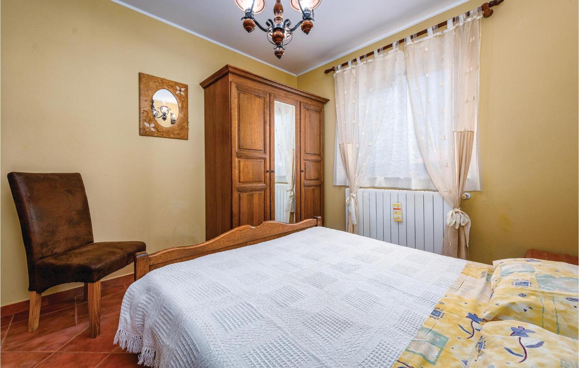 Stunning Apartment In Rovinj With Kitchen Ngoại thất bức ảnh