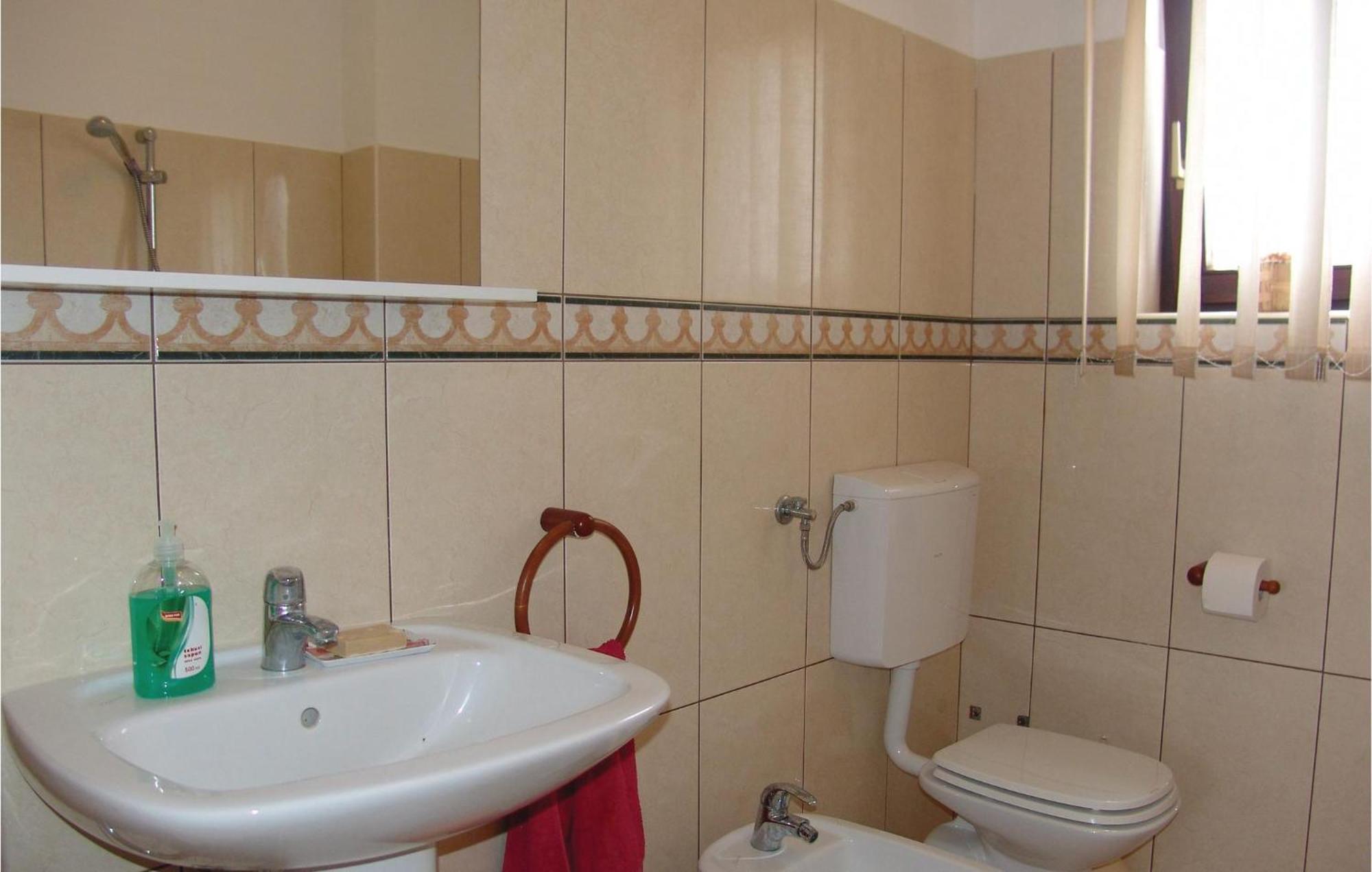 Stunning Apartment In Rovinj With Kitchen Ngoại thất bức ảnh