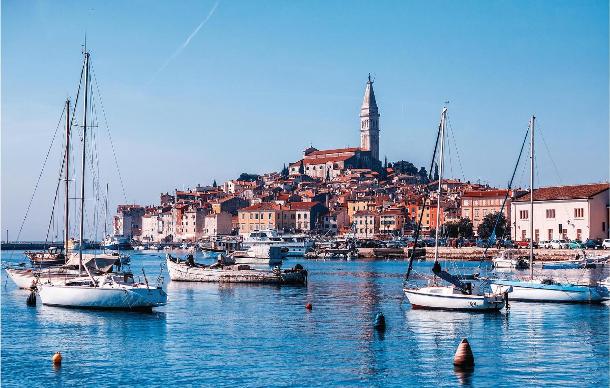 Stunning Apartment In Rovinj With Kitchen Ngoại thất bức ảnh
