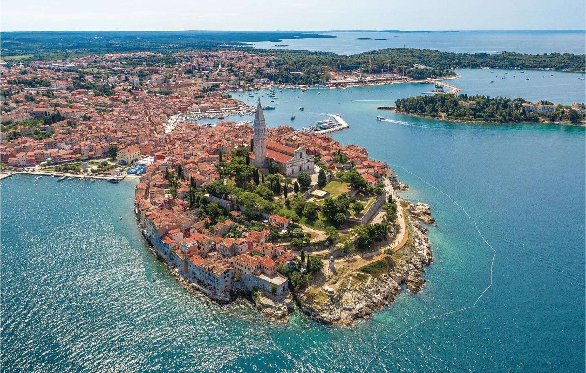 Stunning Apartment In Rovinj With Kitchen Ngoại thất bức ảnh